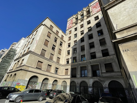 FOTO Clădirea fostei fabrici de anvelope Banloc-Goodrich va fi demolată pentru construcția Muzeului Holocaustului. Va găzdui chiar un tren utilizat la deportări