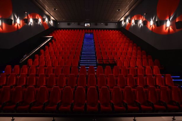 Templu cinema francez închide porțile din cauza ploșnițelor
