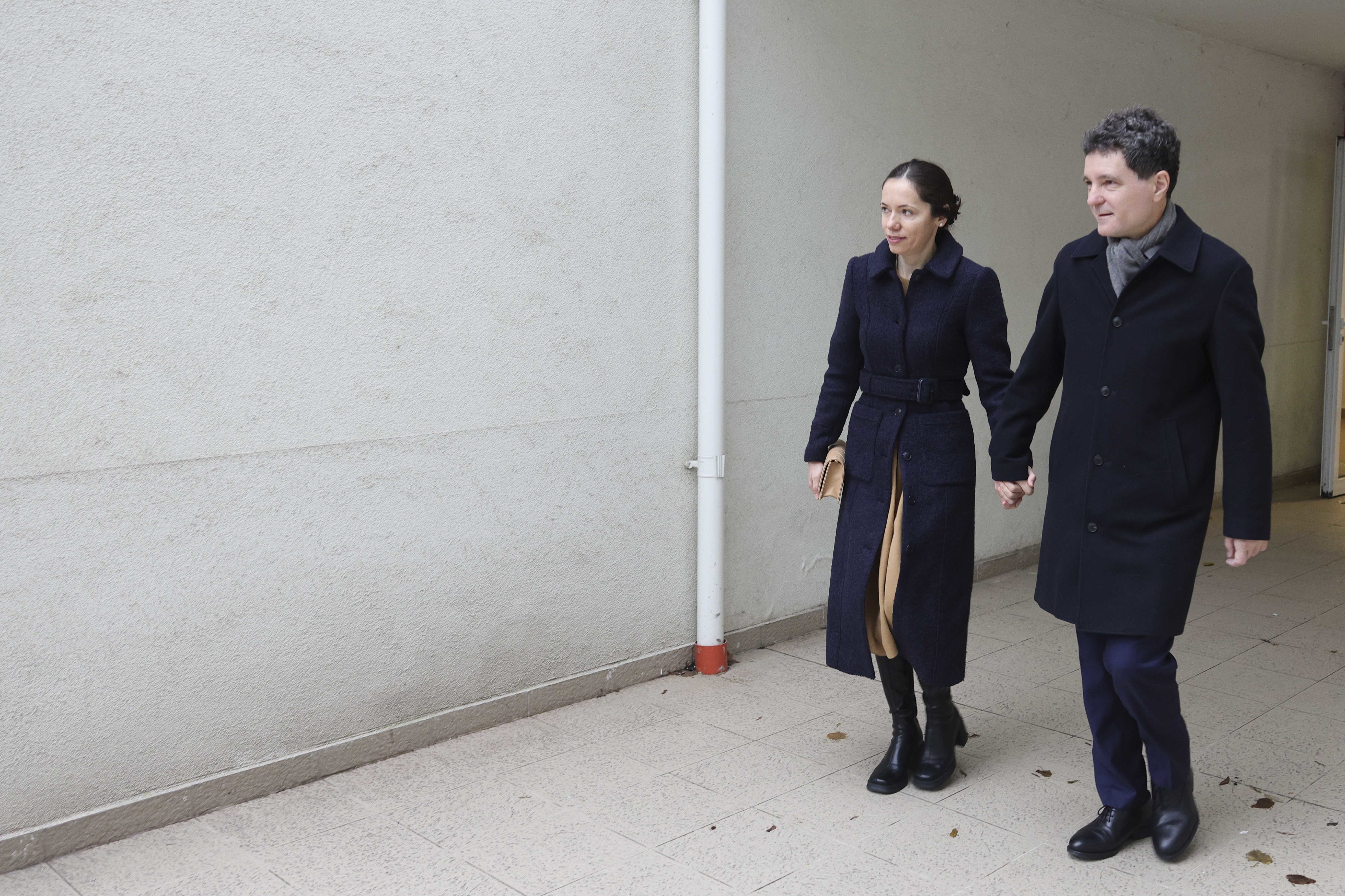 INEDIT Partenera lui Nicușor Dan: Nu îmi place să gătesc,  nu am veleități, dar fac acest exercițiu. Președintelui îi place fasolea cu ciolan. M-am simțit pierdută în București, părinții îmi spuneau ce se întâmplă în cartierele mărginașe