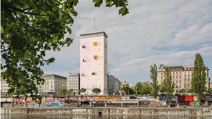 FOTO Sarmalele moldovenești, la Viena pe o clădire-turn emblematică 