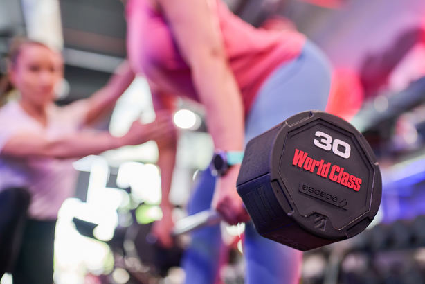 De ce forța musculară este asociată cu o sănătate cognitivă mai bună