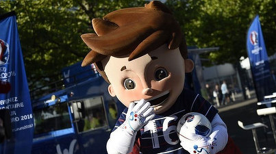 Românii care vor să cumpere bilete la Euro 2016 sunt nevoiți să aștepte până în decembrie. Care sunt prețurile?