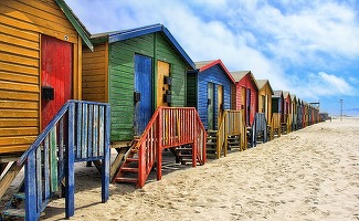Hotelierii din Mamaia vor ca beach bar-urile să fie închise la ora 20, iar magazinele alimentare să fie amplasate doar în trei zone din stațiune