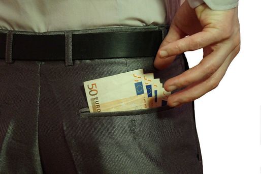 Guvernul demarează operațiunea "dividende pentru salarii", băgând mâna mai adânc în profitul Transgaz