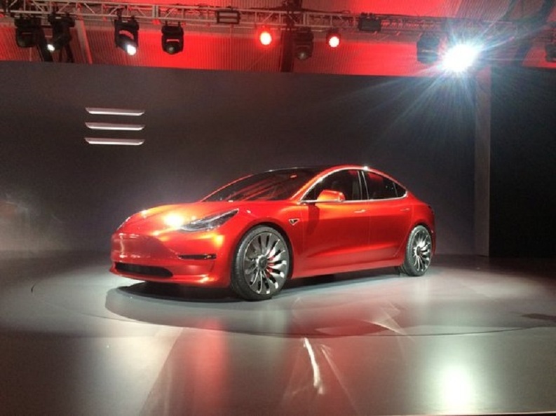 Tesla Motors va deveni o \