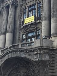 EXCLUSIV FOTO Fostul sediu al Bibliotecii Naționale, "Palatul Bursei", scos la închiriere pentru cazinouri, cafenele și oameni de afaceri