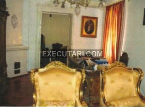 FOTO Casa Dinu Lipatti, în care a locuit și comentatorul TV Dumitru Graur, scoasă la vânzare prin executare silită