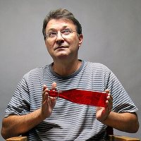 Business inedit: Scriitorul Florin Iaru a pornit o afacere de "diagnostic literar"