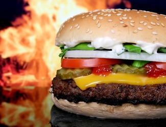Firmă de catering: Managerii din București preferă burgerii și dorada