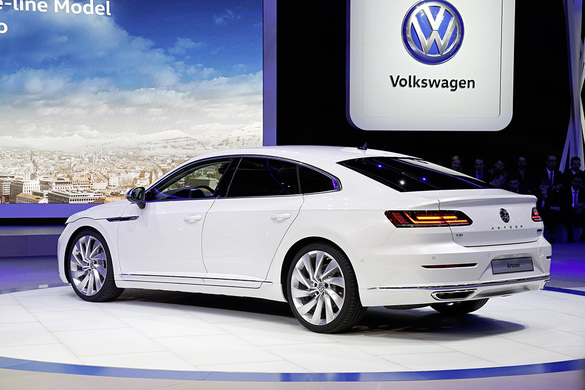 FOTO Volkswagen dă startul la comenzi pentru Arteon, în Germania. Cât vor plăti românii care vor să comande 