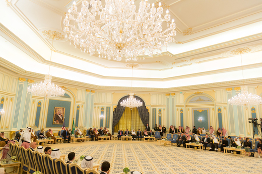 Trump anunță acorduri "formidabile" între SUA și Arabia Saudită în prima zi a turneului internațional. Sute de miliarde de dolari și "slujbe, slujbe, slujbe"