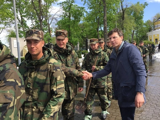 Primarul din Chișinău, ridicat de procurori și scos din sediul Primăriei pentru un dosar al parcărilor cu plată