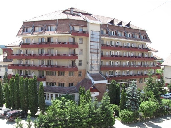 FOTO Hotelul Hefaistos din Covasna va fi scos la vânzare, prin licitație de la peste 4,1 milioane euro