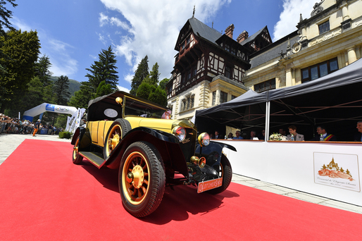 FOTO Concursul de Eleganță de la Sinaia a fost câștigat de un Cadillac V16, proaspăt intrat în Colecția Țiriac