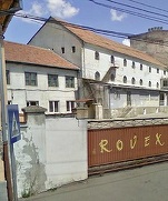 FOTO Fabrica de blănuri Rovex din Oradea, pe piață de 100 de ani, producător de căciuli pentru Miliție, a intrat discret în faliment, cu fabrici scoase la vânzare pe OLX