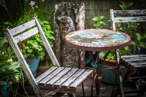 Vânzările pe litoral au scăzut cu 20% față de anul trecut. Hotelierii cred că știrile despre controale sperie turiștii, dar acuză și proprietari de terase neinteresați de igienă