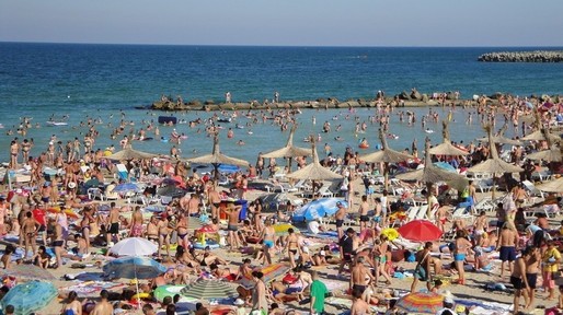 STUDIU Peste un sfert din turiștii care vin pe litoral într-un an sunt concentrați în doar două săptămâni: 1-15 august. Weekend-ul acesta e cel mai aglomerat