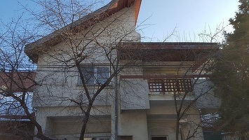 FOTO O vilă care i-a aparținut omului de afaceri Dumitru Sechelariu a fost scoasă la vânzare
