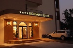 FOTO Un hotel de 4 stele din Mamaia, scos la vânzare pe OLX