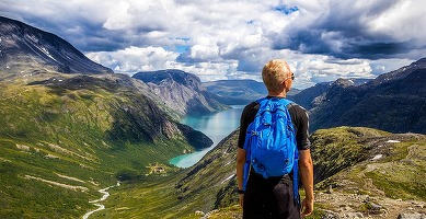 Programul noului Guvern pe turism face referire la instituții care nu există și la încercarea de a găsi soluții deja introduse