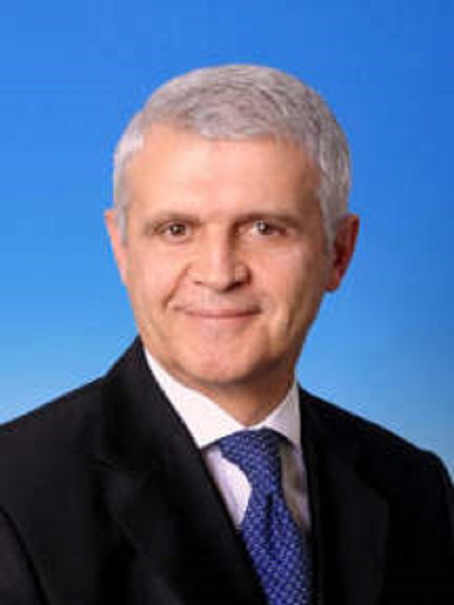Fondul american JC Flowers l-a instalat ca președinte al CA la Piraeus Bank România pe Nicolae Dănilă, fost președinte executiv al BCR. Dănilă a condus în anii '70 sucursala Chase Manhattan Bank a lui David Rockefeller, bancher în relație cu Ceaușescu