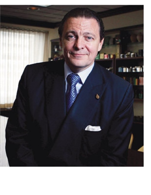O nouă numire la Piraeus: Fondul american JC Flowers îl aduce în România pe Richard Louis Carrion, director general pentru 28 de ani al Banco Popular de Puerto Rico
