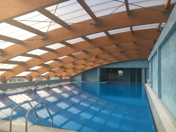 FOTO Un mall cu piscină a fost scos la vânzare cu peste 12 milioane euro, la doi ani de la inaugurare