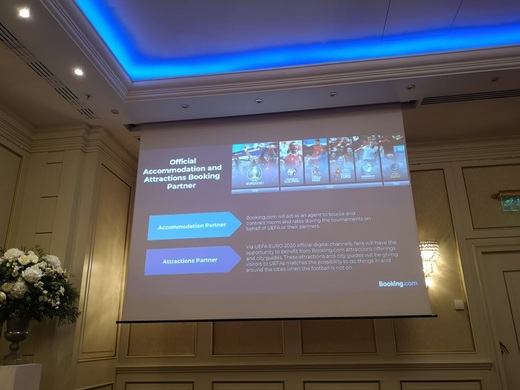 EXCLUSIV FOTO Booking a venit în România și i-a chemat în premieră pe hotelieri la o discuție. A primit acuzații că sprijină concurența neloială pe fondul indiferenței statului
