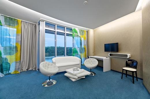 FOTO Complexul de lux Vila 23 Snagov, modernizat cu 15 milioane euro de acționarii Midocar, dar intrat în faliment invocând și restrângerea de către firme a bugetelor de evenimente, este din nou scos la vânzare 