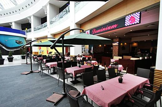 Lanțul de restaurante Dominium, anunțat de Profit.ro ca retrăgându-se surprinzător din România după 10 ani, a intrat în insolvență
