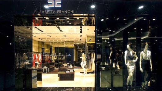 FOTO La 20 de ani, brandul italian de lux Elisabetta Franchi intră discret în România