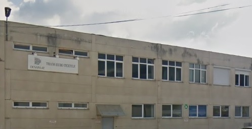 Tranzacție discretă: Producătorul francez Lacoste vinde fabrica din Sibiu uneia dintre cele mai mari companii de textile și îmbrăcăminte din lume