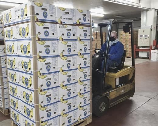 În pandemie, România atrage un nou mare jucător: Principalul producător de fructe din regiunea Africa-Caraibe-Pacific, controlat de una dintre cele mai bogate familii din Franța, intră pe piața locală