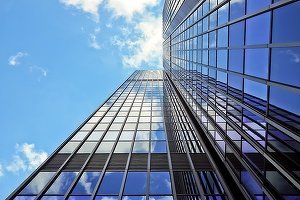 Ritmul de scădere a cererii de birouri s-a redus, dar rata de neocupare mai poate crește. Firmele își adaptează modelele de business după noile reguli. LISTA proiectelor care ar urma să fie livrate