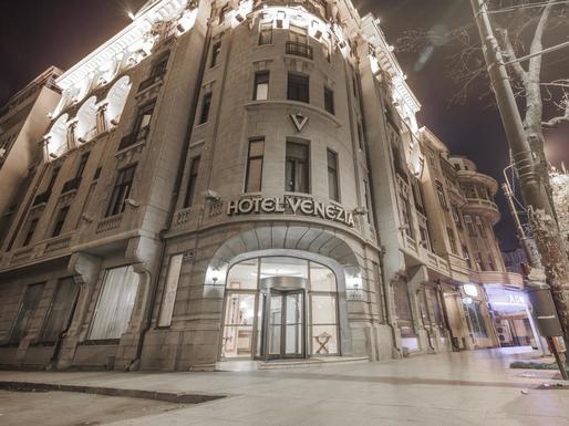 Grupul grec Zeus International a cumpărat trei hoteluri din Capitală, "Parisul Balcanilor", cu ținta de a le transforma în cele mai importante hoteluri de tip boutique din România