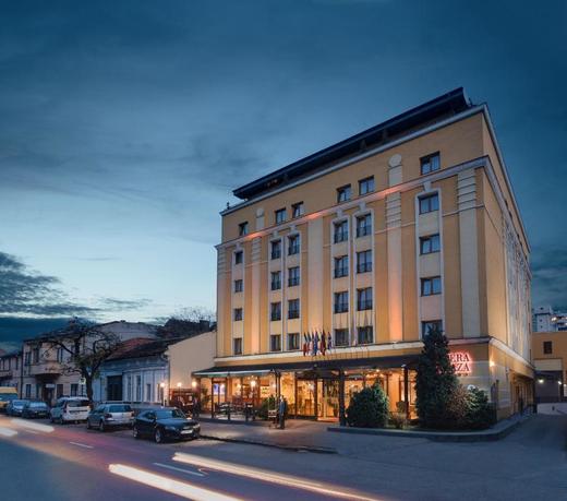 FOTO Tranzacție finalizată - Facultatea de Drept a Universității Babes-Bolyai și-a cumpărat hotel de 5 stele, primul hotel de lux lansat în Cluj-Napoca. Cea mai mare tranzacție încheiată în Cluj anul acesta