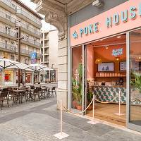 EXCLUSIV FOTO Lanțul de restaurante Poke House, cu cea mai rapidă ascensiune din Europa, lansat de un bancher de investiții fost Manager Glovo, intră în România