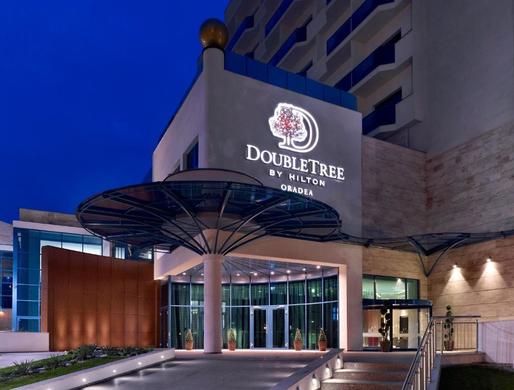 FOTO Pandemia, lipsa de angajați și scumpirile lovesc hotelierii: Doubletree by Hilton Oradea a fost vândut. Cumpărător, un antreprenor local - surse