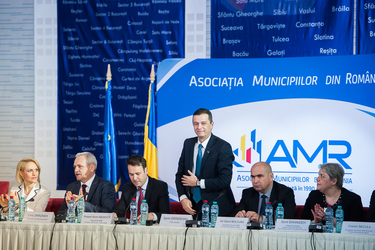 Guvernul vrea să scutească primăriile de respectarea limitei de îndatorare și să le împrumute 1,3 mld. lei celor care au rămas fără bani pentru proiecte UE