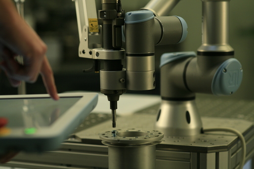 Universal Robots: Industria românească are nevoie de 10.000 de roboți industriali pentru a rămâne competitivă în regiune