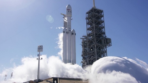 FOTO Musk dezvăluie că Falcon Heavy va transporta și un “pasager” pe orbita Marte