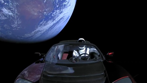 FOTO Starman “va conduce” roadsterul Tesla prin spațiu mult mai departe de orbita Marte, dar nu atât de departe pe cât preconizează Musk