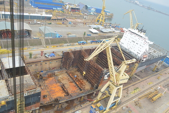 Ministrul Economiei le-a confirmat liderilor sindicali de pe Șantierul din Mangalia că discută cu grupul italian Fincantieri - surse. Angajații au rămas fără lucru din 7 februarie, când au livrat ultima navă