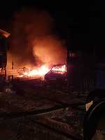 FOTO Incendiu puternic la o pescărie Năvodari. Au ars barăci din lemn pe o suprafață de 500 de metri pătrați și trei mașini 