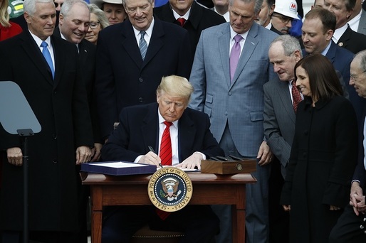 Donald Trump a semnat la Casa Albă noul acord comercial dintre SUA, Canada și Mexic