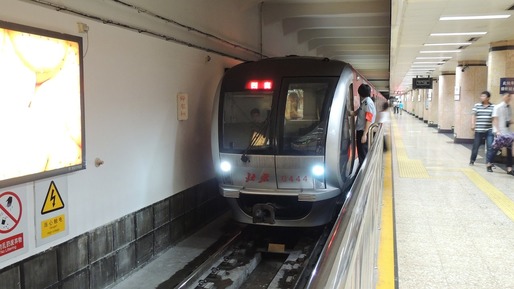 Stațiile de metrou din Beijing au fost dotate cu monitoare termice pentru a verifica temperatura călătorilor