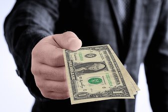 Averile combinate ale miliardarilor americani au crescut cu peste 560 de miliarde de dolari de la declanșarea pandemiei de coronavirus în SUA