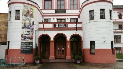 British Council, impus și românilor pentru studii în străinătate - în fază de faliment. Trezoreria britanică intervine 