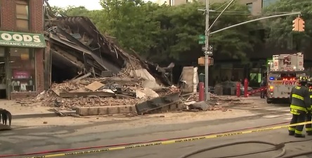 VIDEO O clădire de trei etaje s-a prăbușit într-o zonă rezidențială din New York