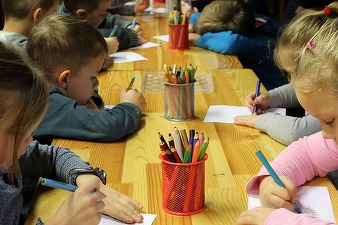 Măsură pentru încurajarea natalității: Companiile de stat și instituțiile publice vor putea înființa creșe și grădințe, la cererea angajaților